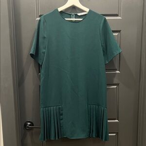 ZARA Green Short Sleeve Dress with Pleated Hem Size L